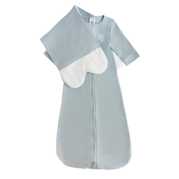 Butterfly Swaddle Size: Medium (12-17lbs) Blue - Picture 1 of 4